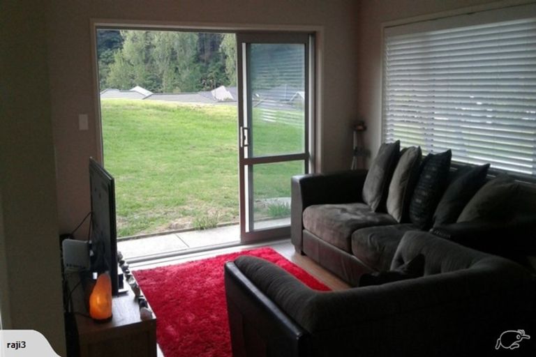 Photo of property in 23 Crabb Fields Lane, Riverhead, 0820