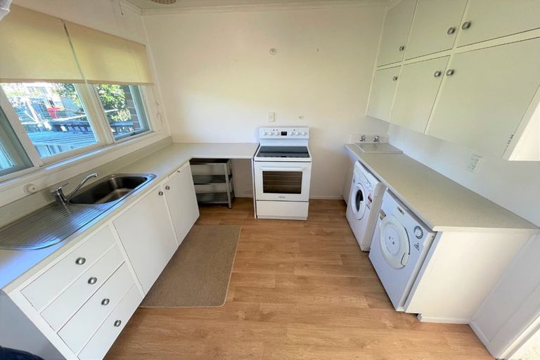Photo of property in 4a/1 Corrella Road, Belmont, Auckland, 0622