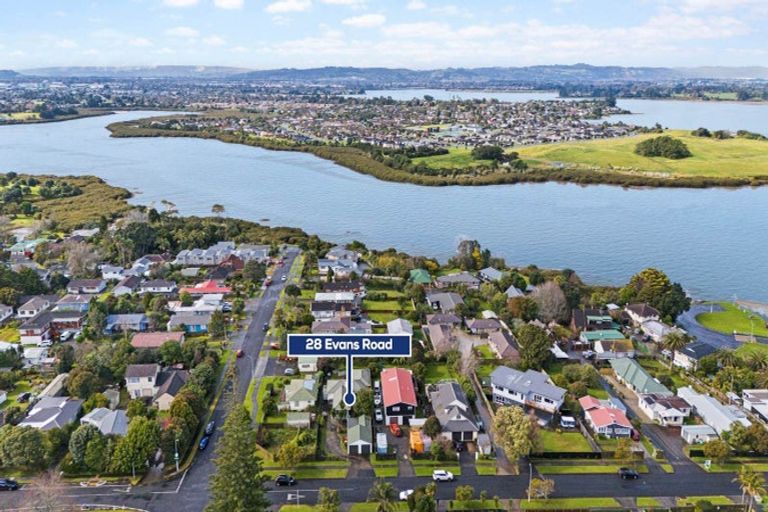 Photo of property in 28 Evans Road, Weymouth, Auckland, 2103