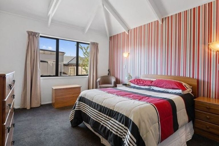 Photo of property in 17 Seymour Street, Hornby, Christchurch, 8042