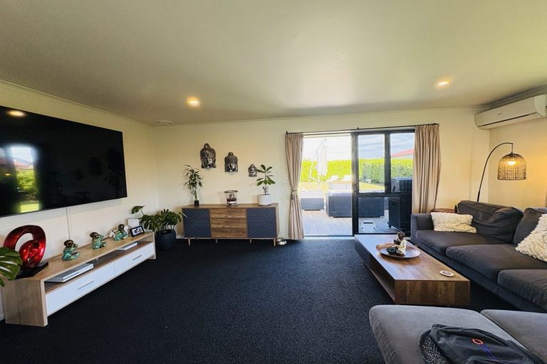 Photo of property in 68 Branigan Parade, Kelvin Grove, Palmerston North, 4414