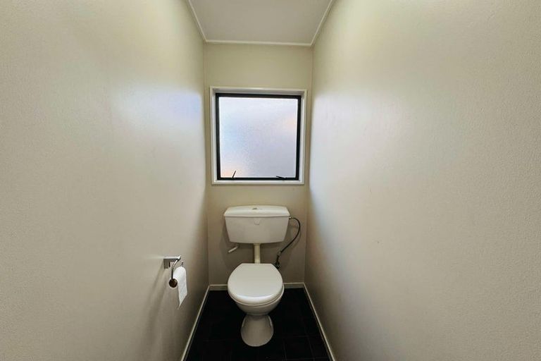 Photo of property in 4 Newland Court, Palmerston North, 4410