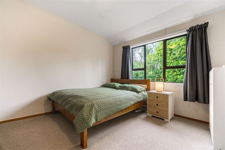 Photo of property in 1/5 Tree View Avenue, Glenfield, Auckland, 0629