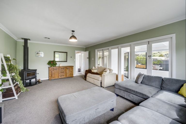 Photo of property in 13 Howard Road, Taradale, Napier, 4112