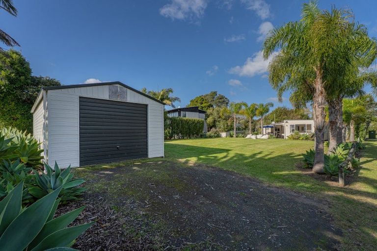 Photo of property in 30 Oyster Drive, Cooks Beach, Whitianga, 3591