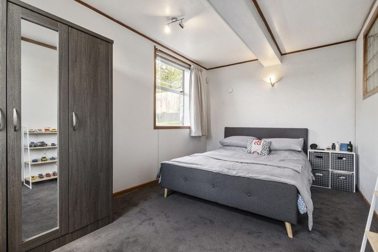 Photo of property in 19 Kashmir Road, Glen Eden, Auckland, 0602