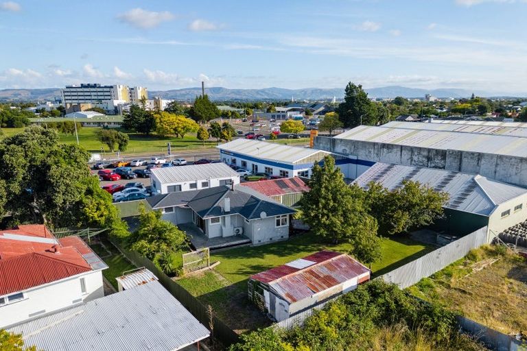 Photo of property in 4 Milson Line, Roslyn, Palmerston North, 4414