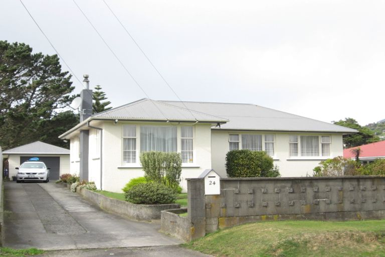 Photo of property in 24 Robert Street, Newlands, Wellington, 6037