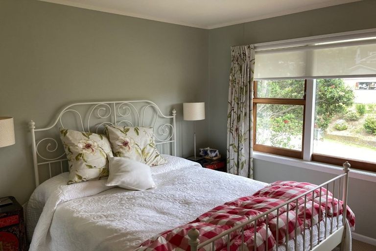 Photo of property in 92a Churton Drive, Churton Park, Wellington, 6037