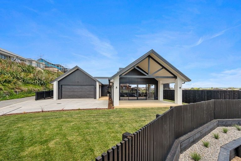 Photo of property in 12 Bosun Place, Te Atatu Peninsula, Auckland, 0610