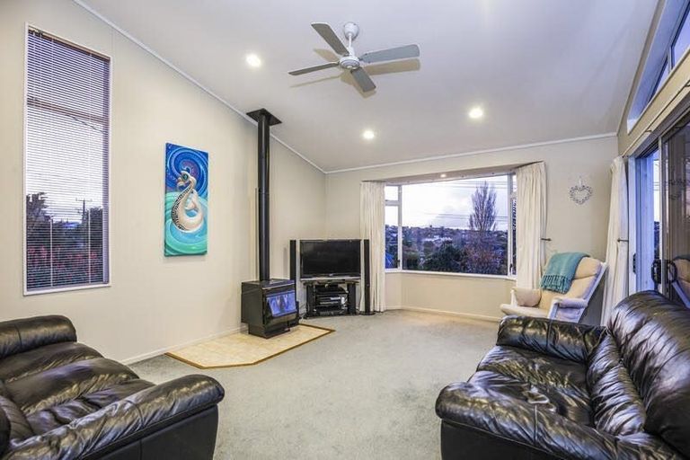 Photo of property in 79 Colwill Road, Massey, Auckland, 0614
