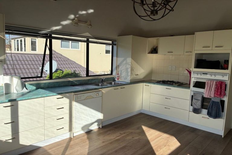 Photo of property in 1/5 Sharon Road, Waiake, Auckland, 0630