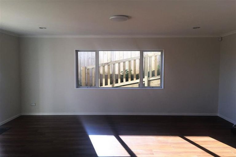 Photo of property in 104 Keri Vista Rise, Papakura, 2110