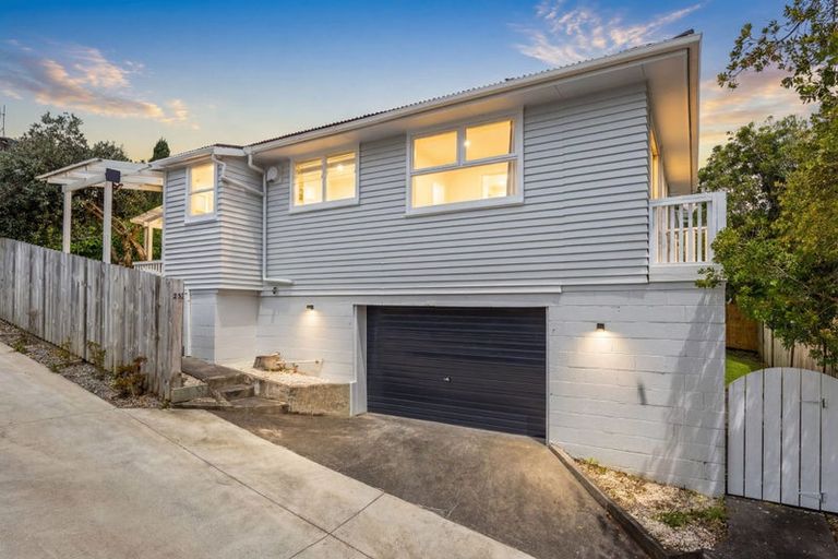 Photo of property in 2/13 Tilden Avenue, Hillcrest, Auckland, 0627