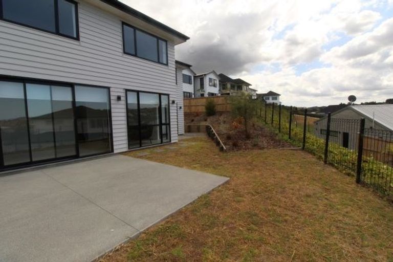 Photo of property in 79 Maka Terrace, Orewa, 0931