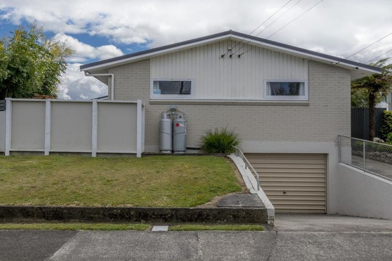 Photo of property in 2 Glen Street, Levin, 5510
