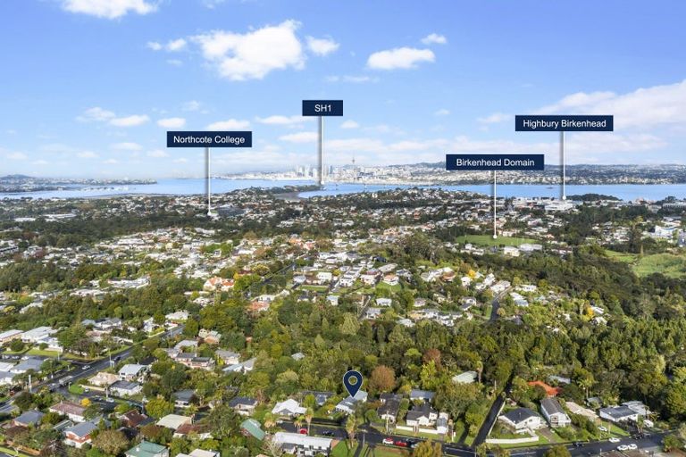 Photo of property in 12 Park Hill Road, Birkenhead, Auckland, 0626