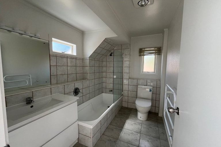 Photo of property in 6/137 Lakeside Drive, Orewa, 0931