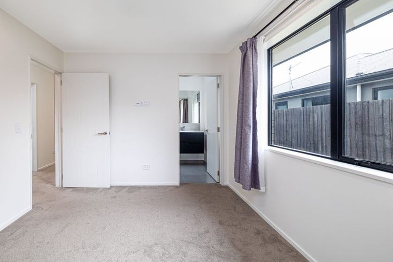 Photo of property in 33 Miromiro Street, Broomfield, Christchurch, 8042