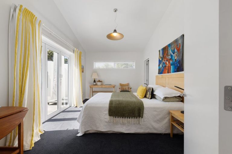 Photo of property in 12 Balmoral Lane, Redcliffs, Christchurch, 8081