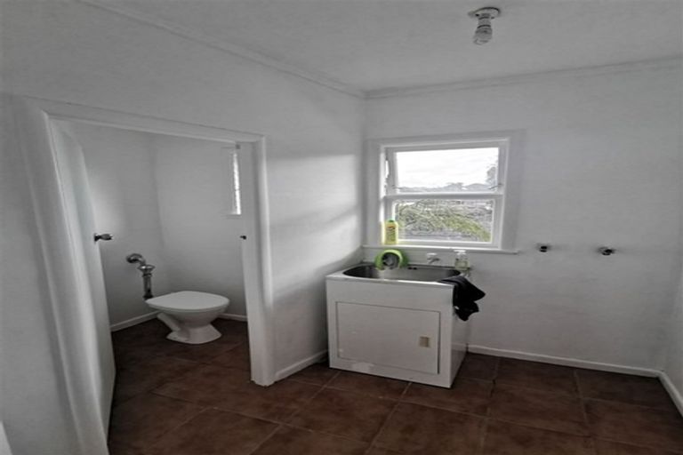 Photo of property in 3/240 Pakuranga Road, Pakuranga Heights, Auckland, 2010