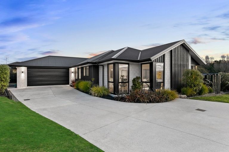 Photo of property in 318 Lakes Boulevard, Pyes Pa, Tauranga, 3112