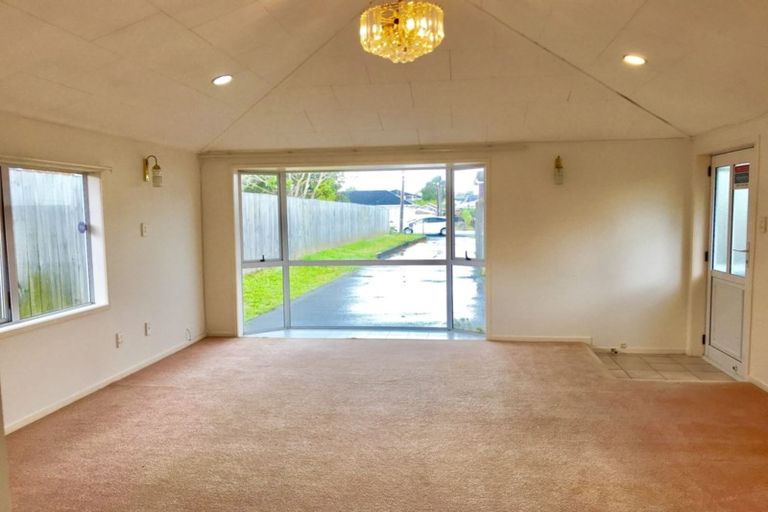 Photo of property in 26a Reid Road, New Lynn, Auckland, 0600