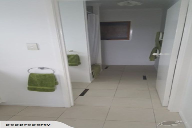 Photo of property in 11a Rahopara Street, Castor Bay, Auckland, 0620
