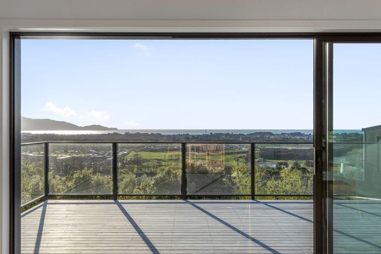 Photo of property in 86 Kotare Street, Waikanae, 5036