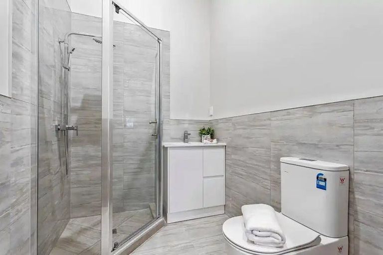 Photo of property in 16 Millcroft Lane, Ranui, Auckland, 0612