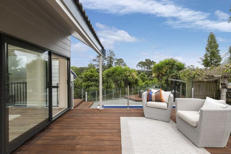 Photo of property in 33 Waipuia Place, Greenhithe, Auckland, 0632