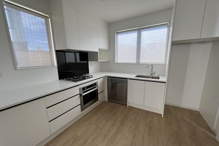 Photo of property in 8 Ocean Breeze Avenue, Hobsonville, Auckland, 0616