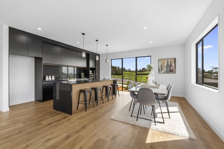 Photo of property in 27 Mahi Road, Helensville, 0800