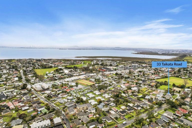 Photo of property in 33 Taikata Road, Te Atatu Peninsula, Auckland, 0610