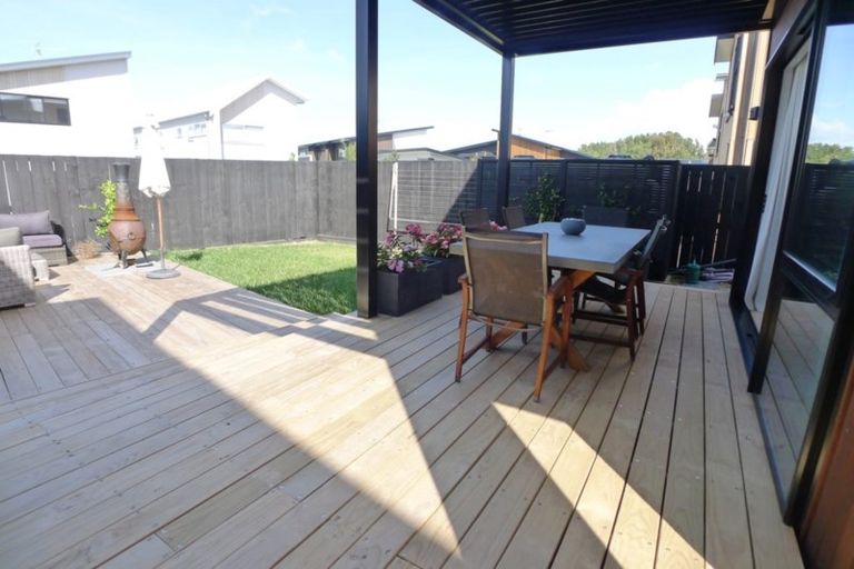 Photo of property in 11 Oioi Road, Hobsonville, Auckland, 0616