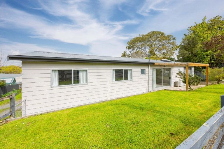 Photo of property in 55 Waverley Street, Waipawa, 4210