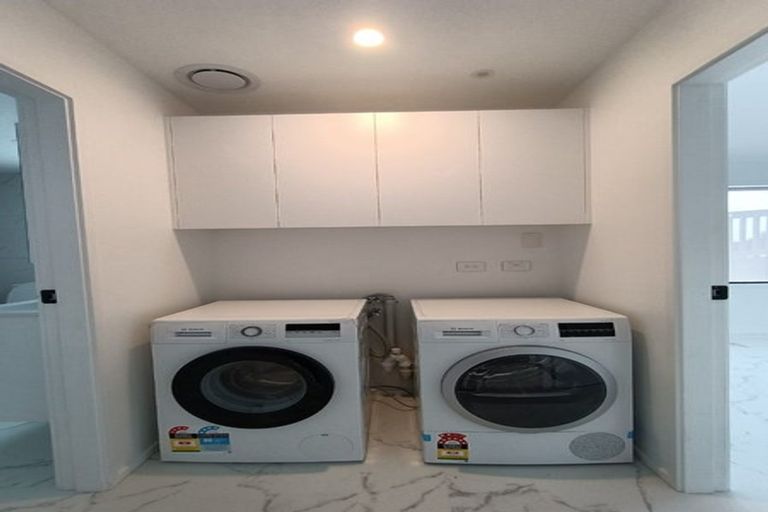 Photo of property in 18 Boeing Way, Newlands, 6037