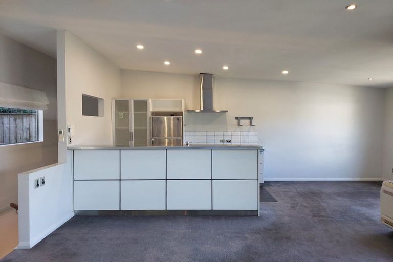 Photo of property in 21 Kopiko Way, Brooklyn, Wellington, 6021