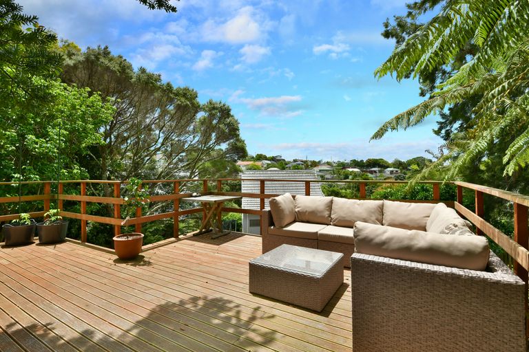 Photo of property in 47 Gledstane Road, Stanmore Bay, Whangaparaoa, 0932