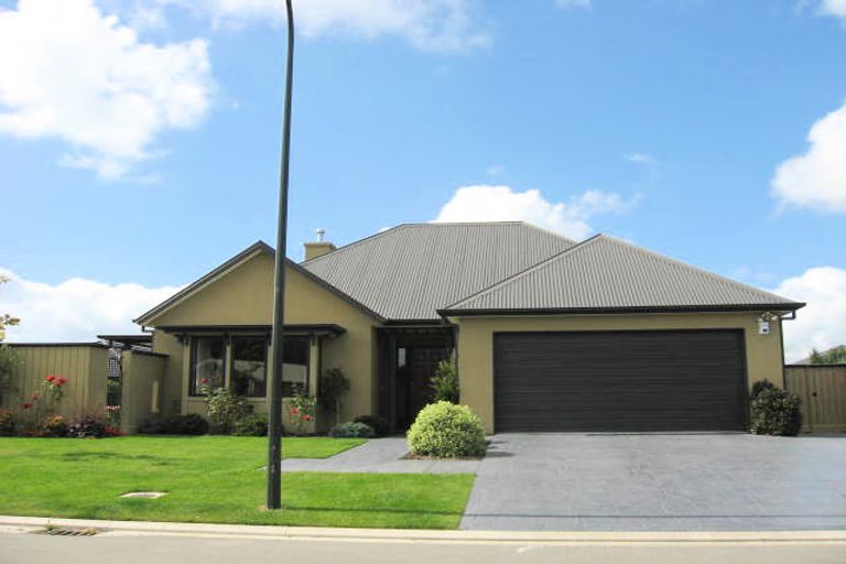 Photo of property in 6 Cathcart Crescent, Prebbleton, 7604