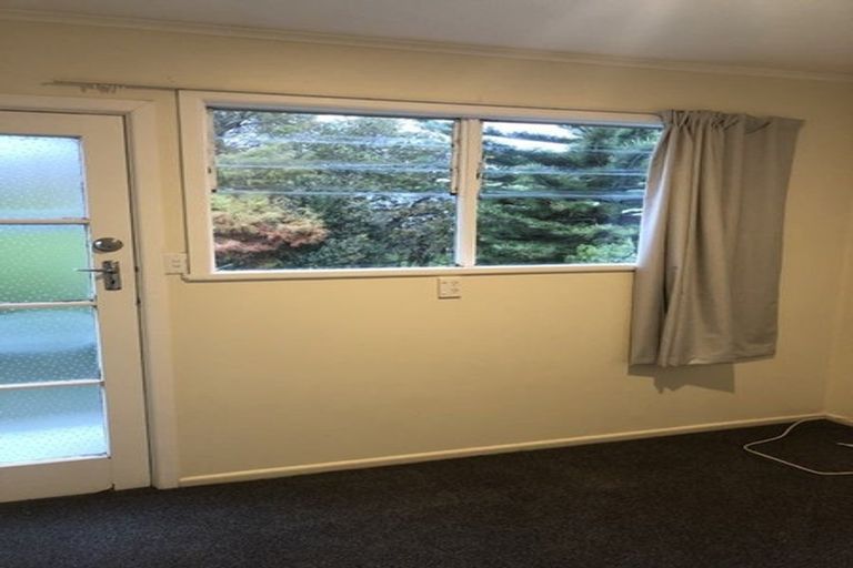 Photo of property in 23 Hogans Road, Glenfield, Auckland, 0629