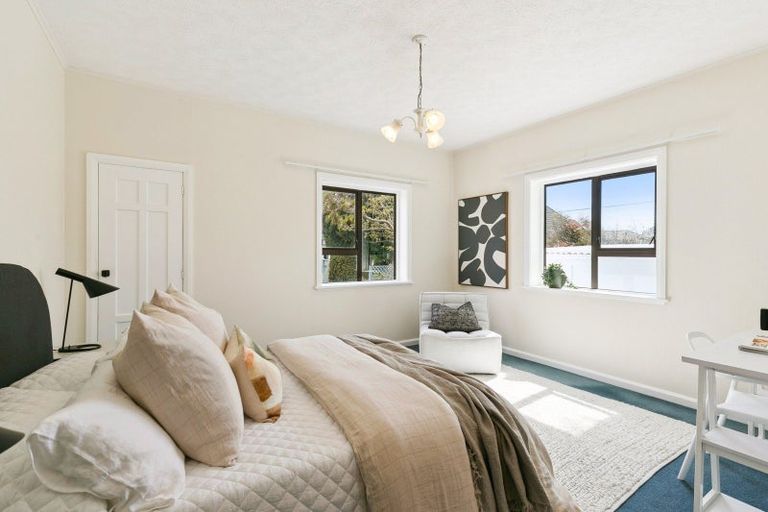 Photo of property in 26 The Quadrant, Miramar, Wellington, 6022