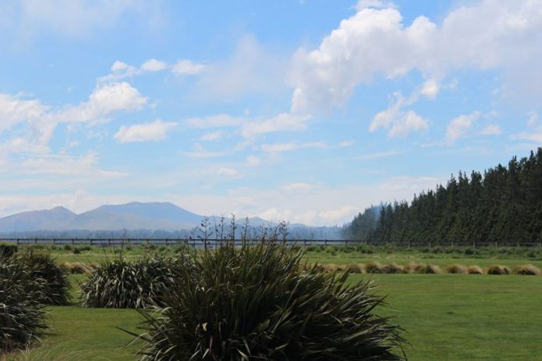 Photo of property in 240 Coleridge Road, Windwhistle, Hororata, 7572