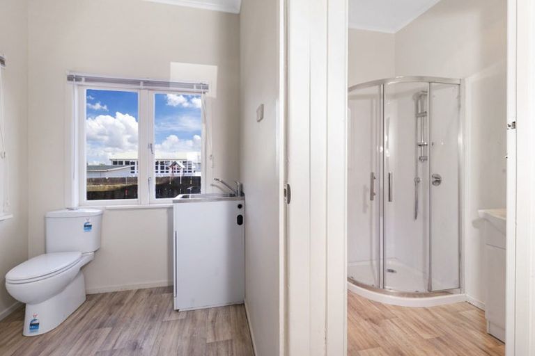 Photo of property in 2/461 Great South Road, Opaheke, Papakura, 2113