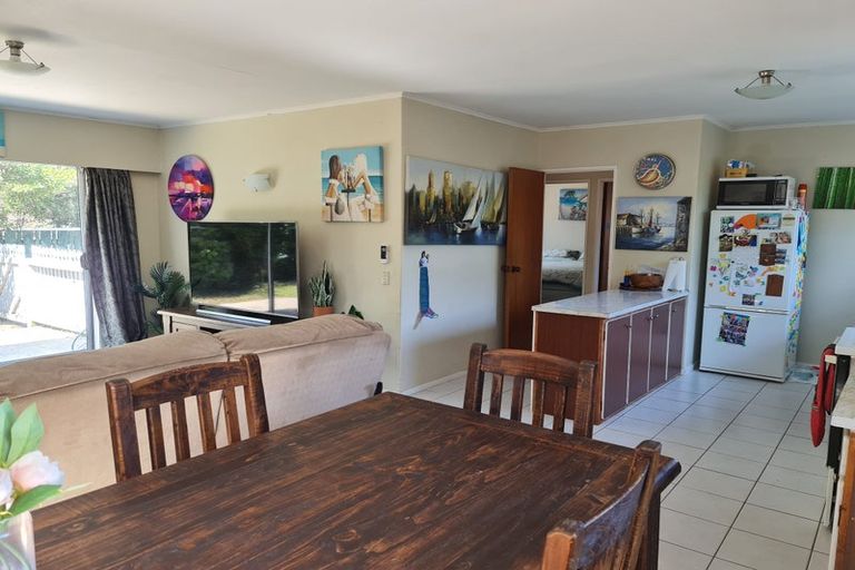 Photo of property in 33a Oriwa Street, Waikanae, 5036