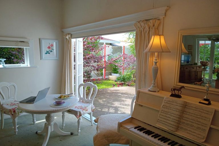 Photo of property in 86 Grey Street, Woodville, 4920