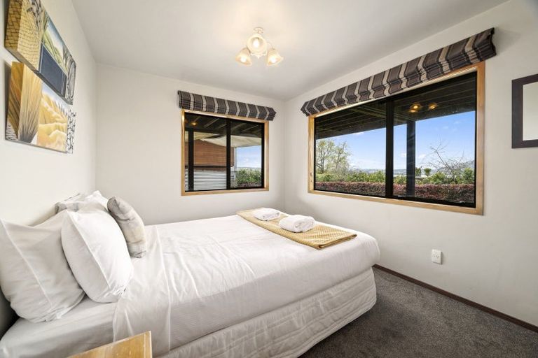 Photo of property in 1/11 Krissell Place, Acacia Bay, Taupo, 3330