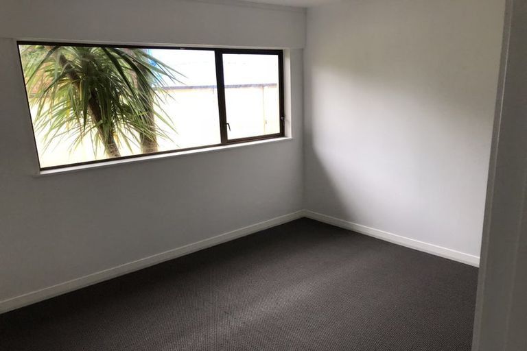 Photo of property in 12 Miller Road, Mangere Bridge, Auckland, 2022