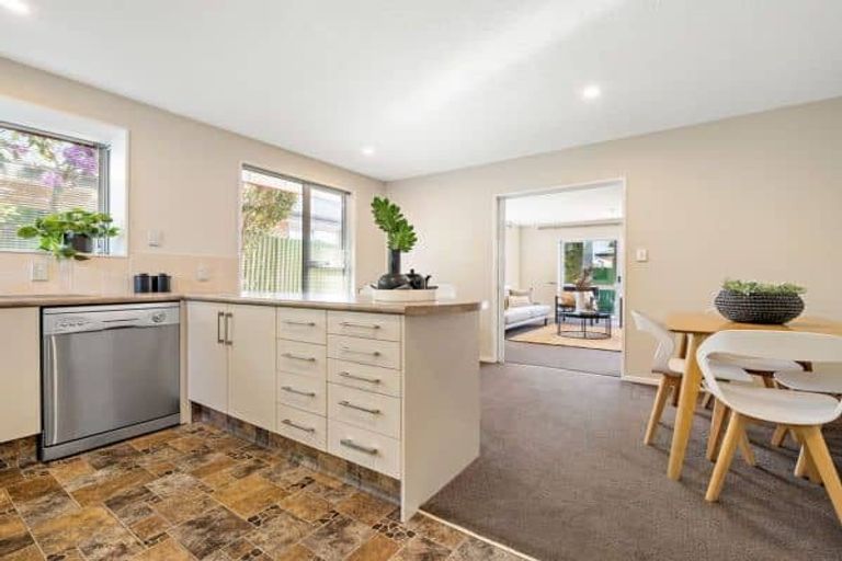 Photo of property in 8a Puna Street, Riccarton, Christchurch, 8041