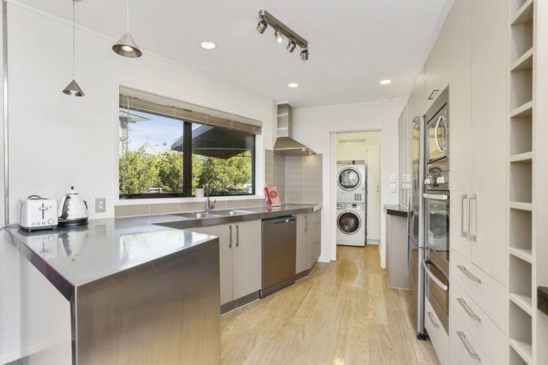 Photo of property in 1/130 Churchill Road, Rothesay Bay, Auckland, 0630